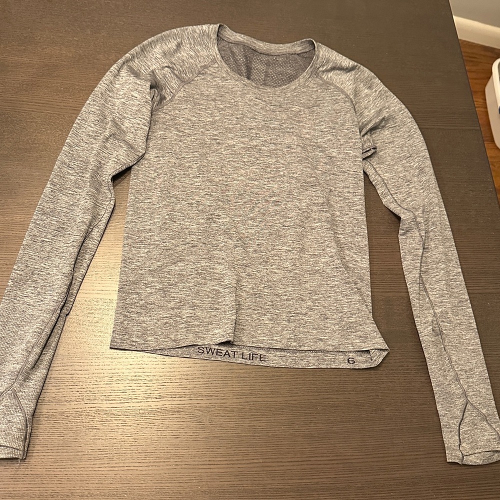 Gray Lululemon Long Sleeve Athletic Top Sweat Life size 6
